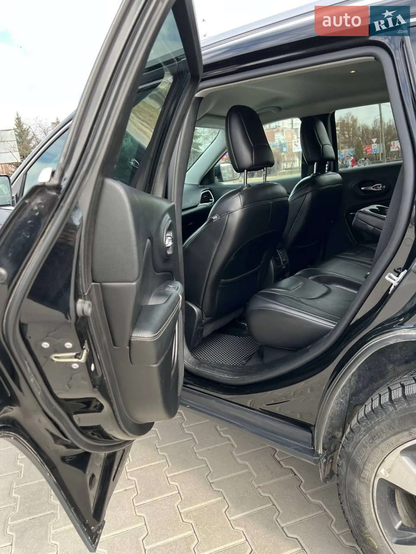 2018 Jeep Cherokee - мініатюра 24