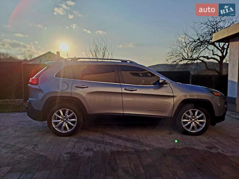 Позашляховик / Кросовер Jeep Cherokee 2016 в Жовкві фото 45 Позашляховик / Кросовер Jeep Cherokee 2016 в Жовкві