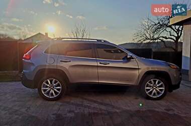 Внедорожник / Кроссовер Jeep Cherokee 2016 в 