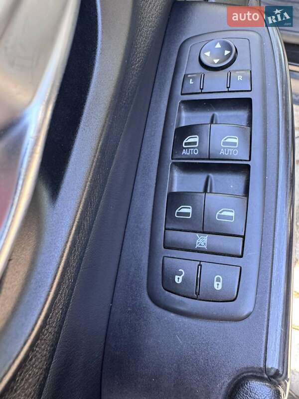 Внедорожник / Кроссовер Jeep Cherokee 2015 в Львове