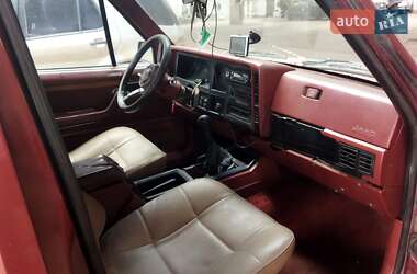 Внедорожник / Кроссовер Jeep Cherokee 1988 в 