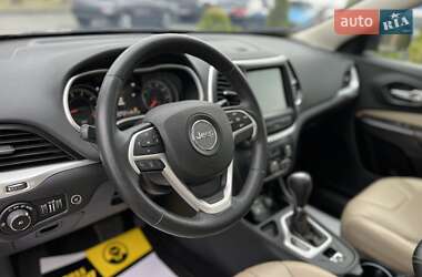 Внедорожник / Кроссовер Jeep Cherokee 2014 в 