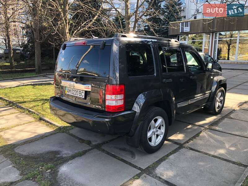 Внедорожник / Кроссовер Jeep Cherokee 2011 в Киеве