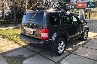 Позашляховик / Кросовер Jeep Cherokee 2011 в 