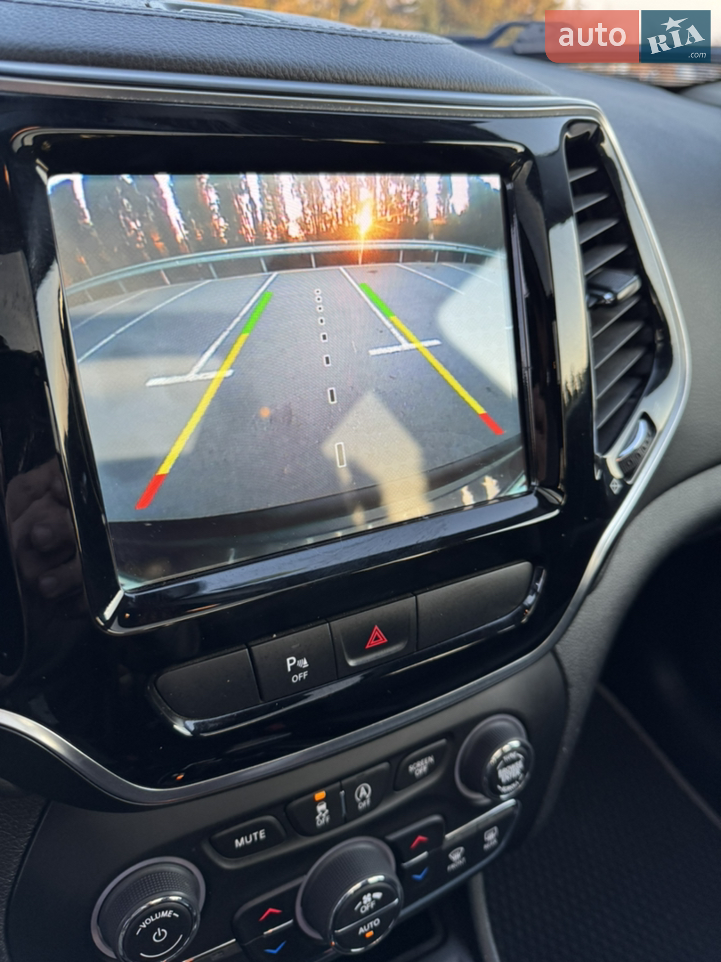 2018 Jeep Cherokee - мініатюра 24