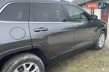 Позашляховик / Кросовер Jeep Cherokee 2016 в 