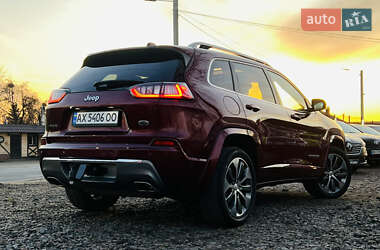 Внедорожник / Кроссовер Jeep Cherokee 2018 в 