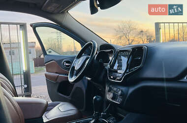 Внедорожник / Кроссовер Jeep Cherokee 2018 в 