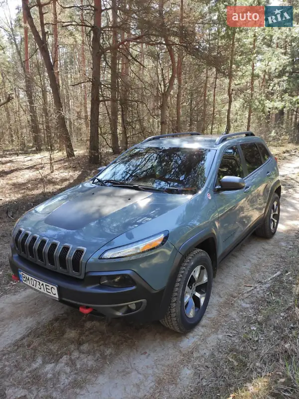 Внедорожник / Кроссовер Jeep Cherokee 2015 в 
