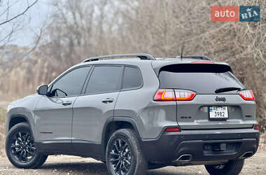Внедорожник / Кроссовер Jeep Cherokee 2020 в 