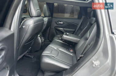 Внедорожник / Кроссовер Jeep Cherokee 2020 в 