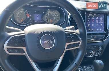 Позашляховик / Кросовер Jeep Cherokee 2020 в 