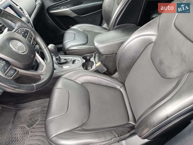 Внедорожник / Кроссовер Jeep Cherokee 2020 в Киеве