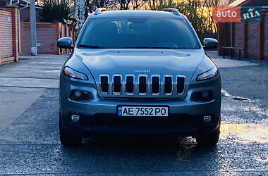Внедорожник / Кроссовер Jeep Cherokee 2015 в 