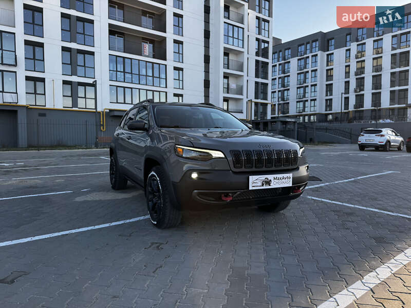 Внедорожник / Кроссовер Jeep Cherokee 2019 в 