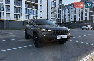 Внедорожник / Кроссовер Jeep Cherokee 2019 в 