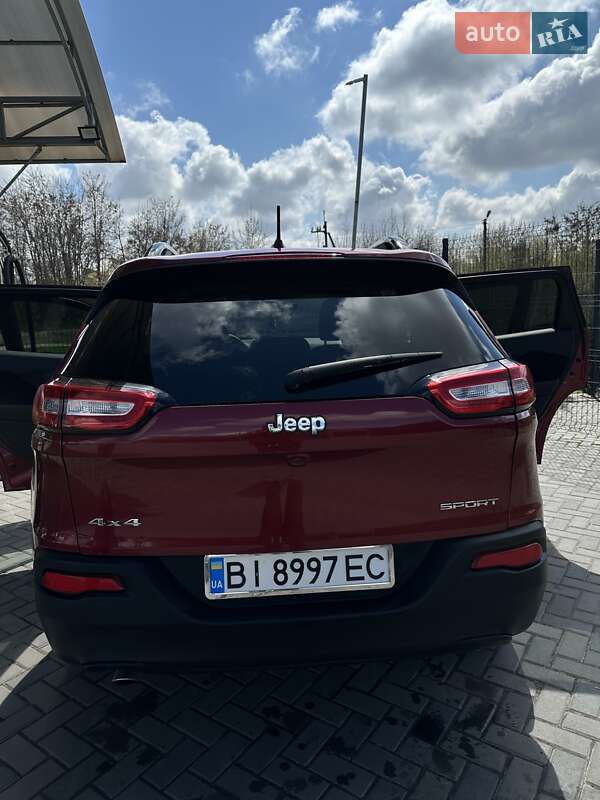 Внедорожник / Кроссовер Jeep Cherokee 2016 в Полтаве