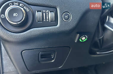 Внедорожник / Кроссовер Jeep Cherokee 2019 в 
