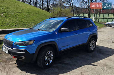 Внедорожник / Кроссовер Jeep Cherokee 2020 в 