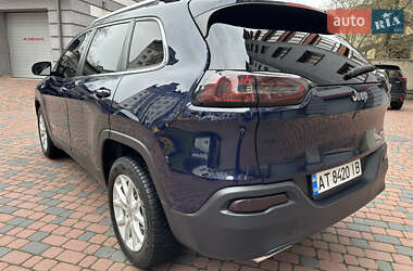 Внедорожник / Кроссовер Jeep Cherokee 2015 в 