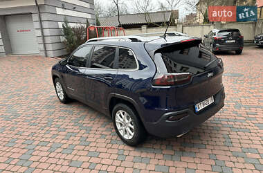 Внедорожник / Кроссовер Jeep Cherokee 2015 в 