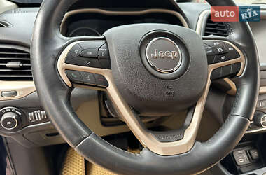 Внедорожник / Кроссовер Jeep Cherokee 2015 в 