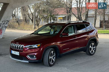 Позашляховик / Кросовер Jeep Cherokee 2019 в 