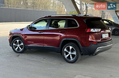 Позашляховик / Кросовер Jeep Cherokee 2019 в 
