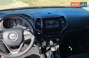 Внедорожник / Кроссовер Jeep Cherokee 2018 в 