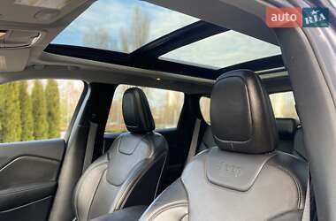 Позашляховик / Кросовер Jeep Cherokee 2018 в 