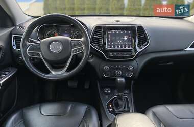 Позашляховик / Кросовер Jeep Cherokee 2018 в 