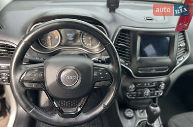 Внедорожник / Кроссовер Jeep Cherokee 2018 в 