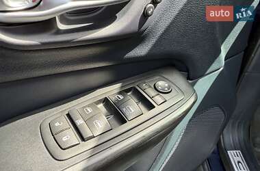 Внедорожник / Кроссовер Jeep Cherokee 2015 в 