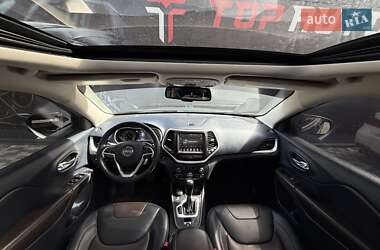 Внедорожник / Кроссовер Jeep Cherokee 2015 в 