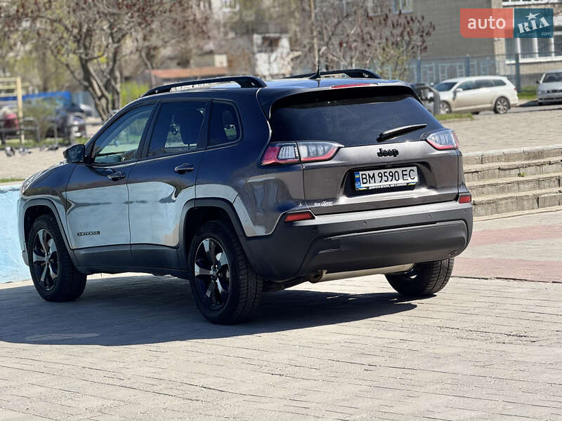 Внедорожник / Кроссовер Jeep Cherokee 2019 в Сумах
