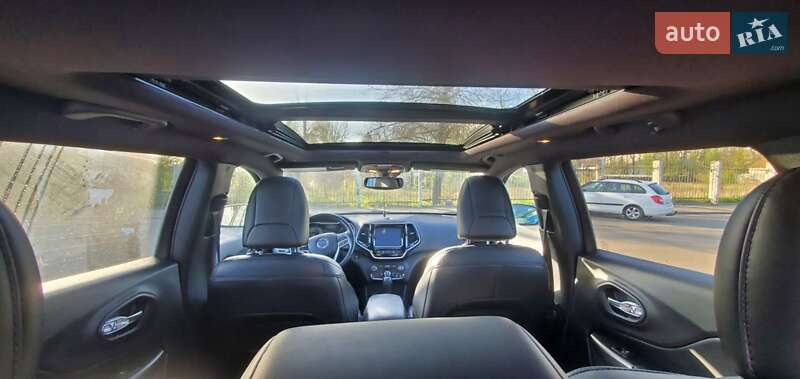 Внедорожник / Кроссовер Jeep Cherokee 2020 в Киеве