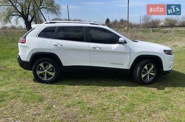 Позашляховик / Кросовер Jeep Cherokee 2018 в 