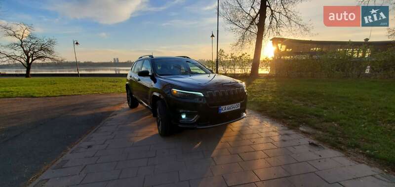 Внедорожник / Кроссовер Jeep Cherokee 2020 в Киеве