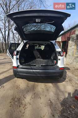 Внедорожник / Кроссовер Jeep Cherokee 2019 в 