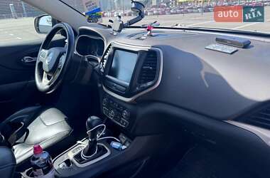 Внедорожник / Кроссовер Jeep Cherokee 2016 в 