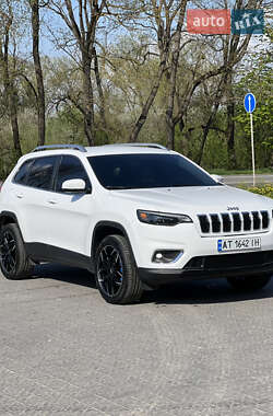 Внедорожник / Кроссовер Jeep Cherokee 2018 в 