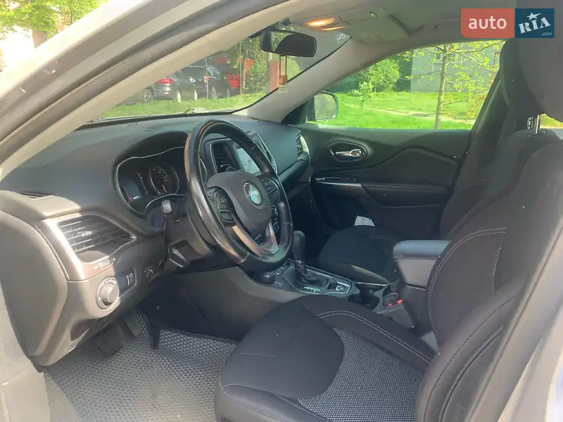 Jeep Cherokee 2020 VIN 1C4PJMCB8LD634024 фото оголошення 10 з 55