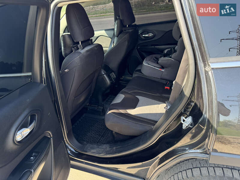 Позашляховик / Кросовер Jeep Cherokee 2014 в Києві фото 12 Позашляховик / Кросовер Jeep Cherokee 2014 в Києві