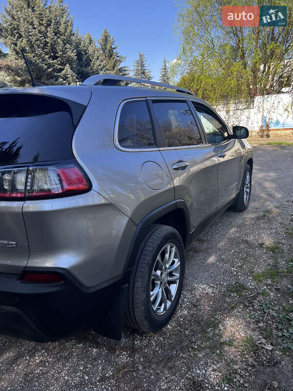 Позашляховик / Кросовер Jeep Cherokee 2018 в Шаргороді
