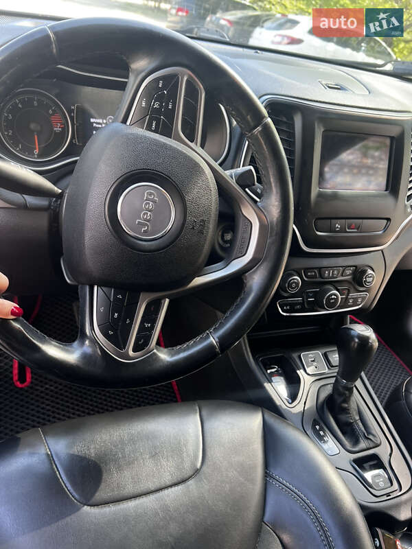 Позашляховик / Кросовер Jeep Cherokee 2018 в Шаргороді