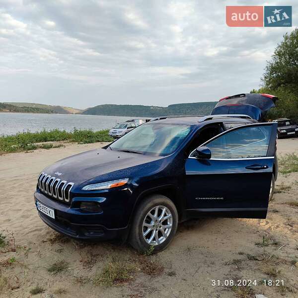 Внедорожник / Кроссовер Jeep Cherokee 2017 в 