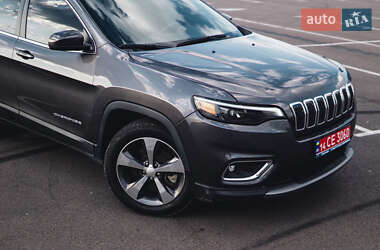 Позашляховик / Кросовер Jeep Cherokee 2020 в 
