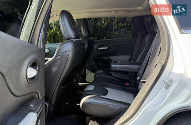 Внедорожник / Кроссовер Jeep Cherokee 2014 в 
