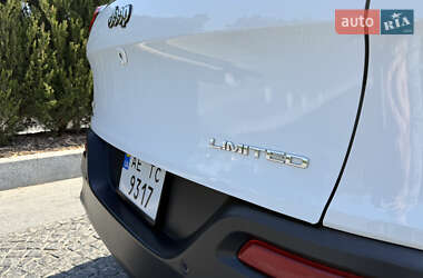 Внедорожник / Кроссовер Jeep Cherokee 2014 в 