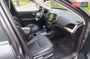 Внедорожник / Кроссовер Jeep Cherokee 2016 в Ровно